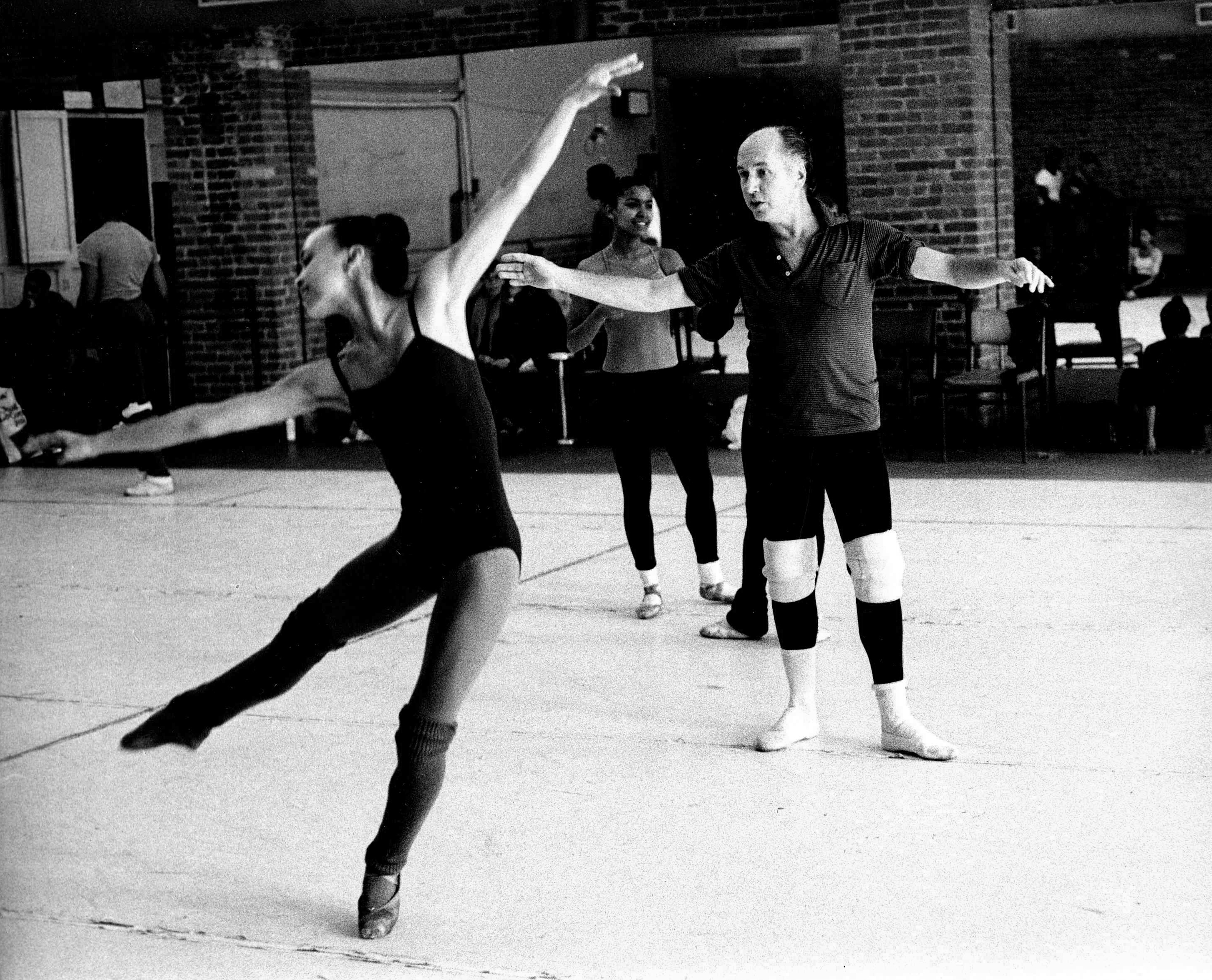 Glen Tetley rehearsing his choreographic work, Greening